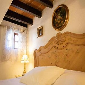 Suite Estándar con Cama Queen